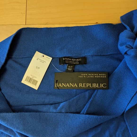 Merino wool off the shoulder sweater - Picture 3 of 4